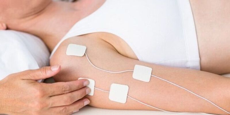 Máy kích thích điện giúp cơ bắp thư giãn mà không cần vận động