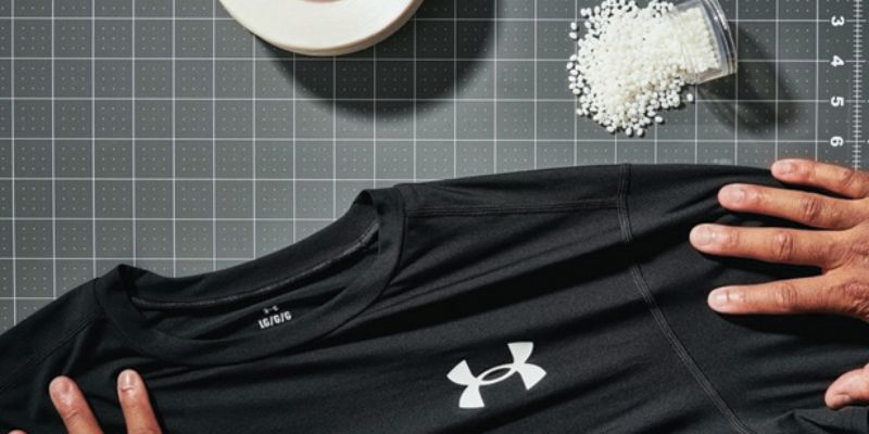 Sản phẩm của Under Armour có nhiều tính năng thích hợp với các mùa trong năm